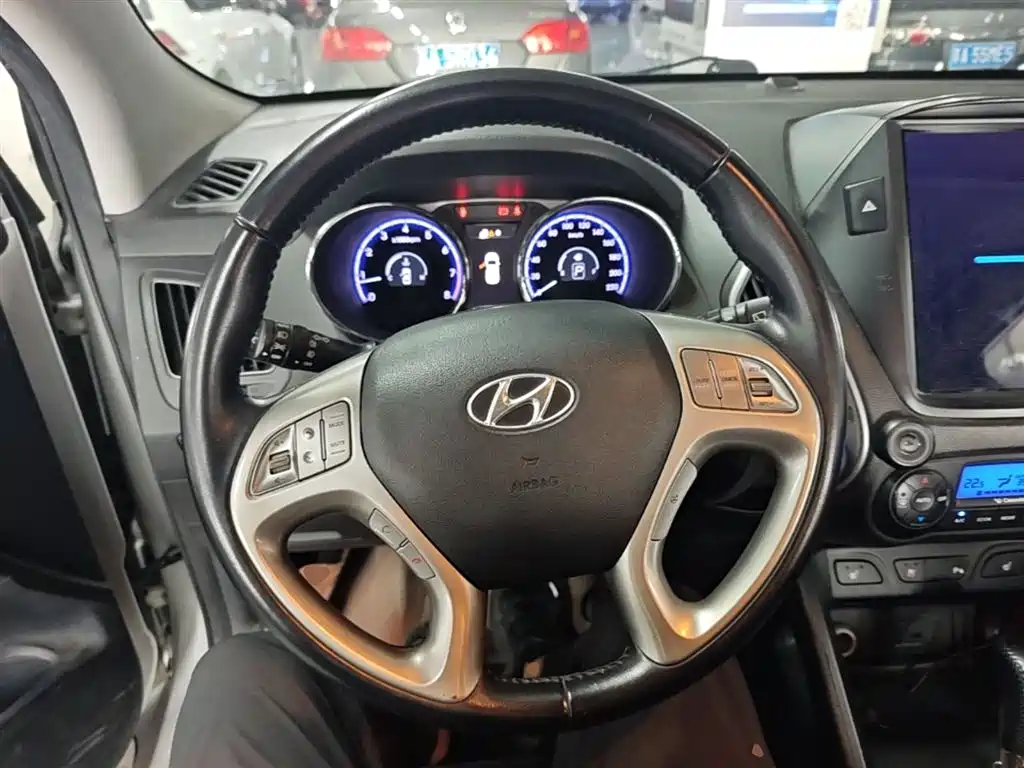 Hyundai Beijing Hyundai ix35 2013 2.0L Automatic 2WD Leading GLX China IV фото 11