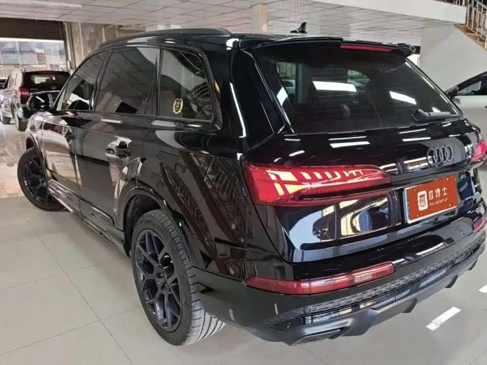 Audi Q7 2025 2025 45 TFSI quattro S line Black Warrior