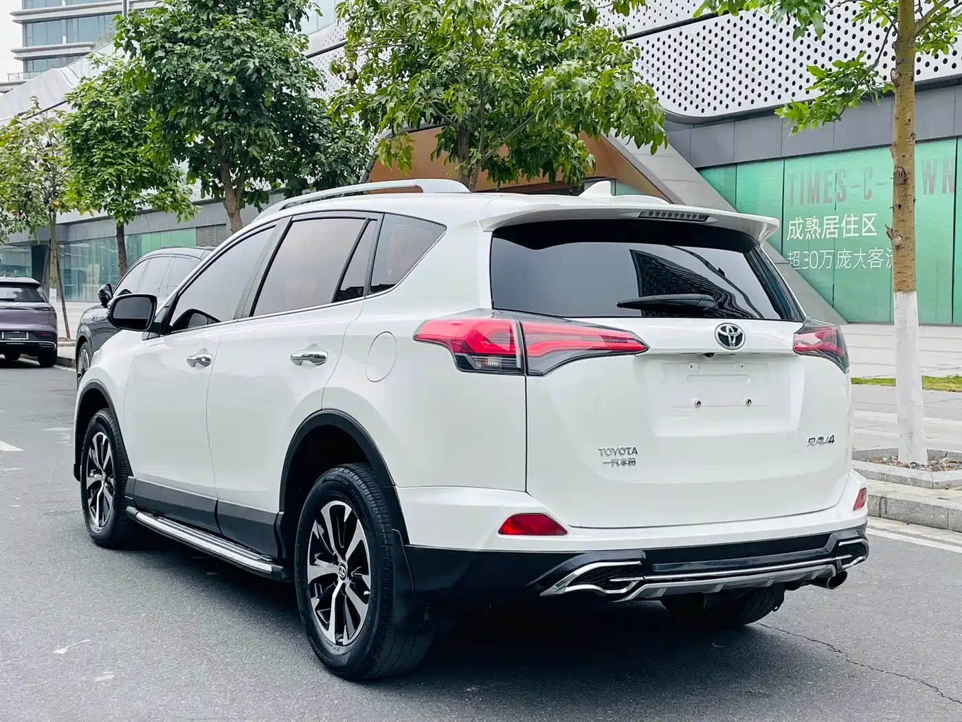 Toyota RAV4 Rongfang 2016 2.0L CVT 2WD Trend (China V) фото 11