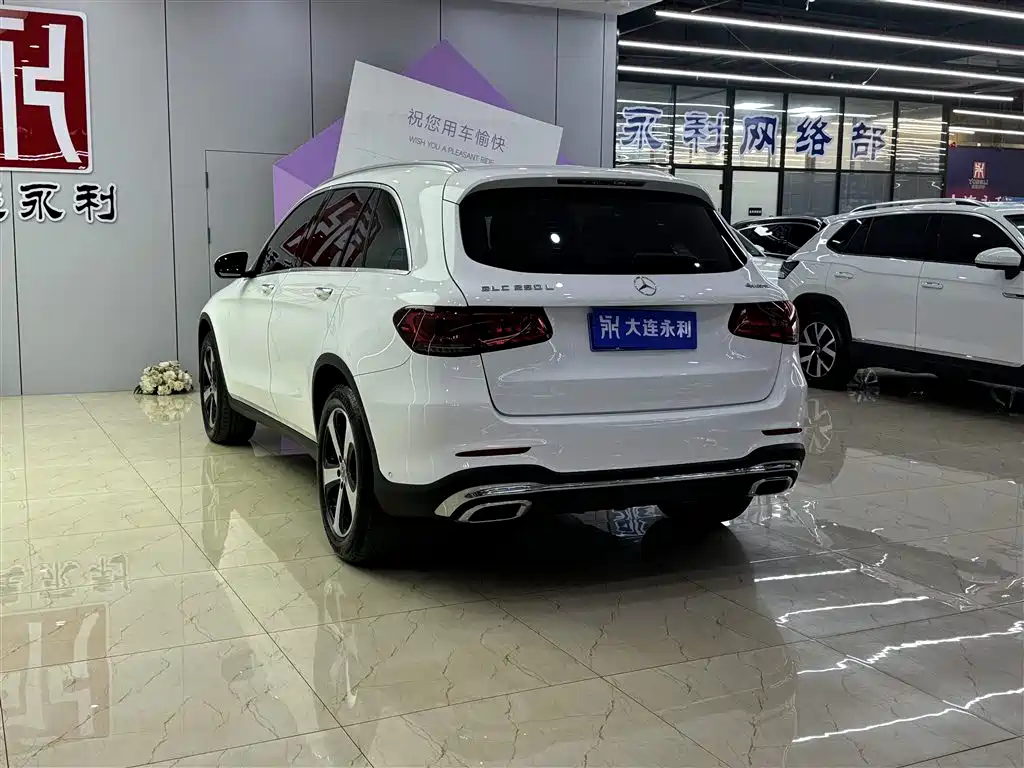 MERCEDES-BENZ GLC