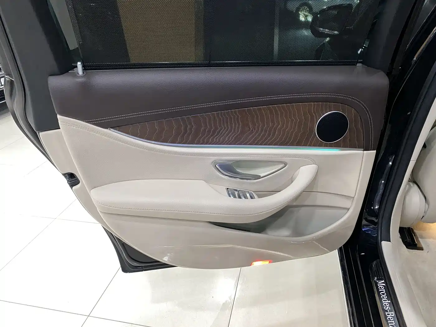 Mercedes-Benz E-Class 2017 Model E 320 L 4MATIC фото 7