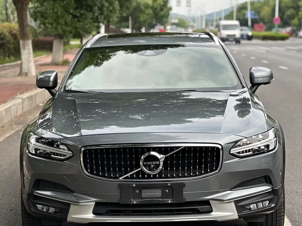 Фото 3 - Volvo V90
