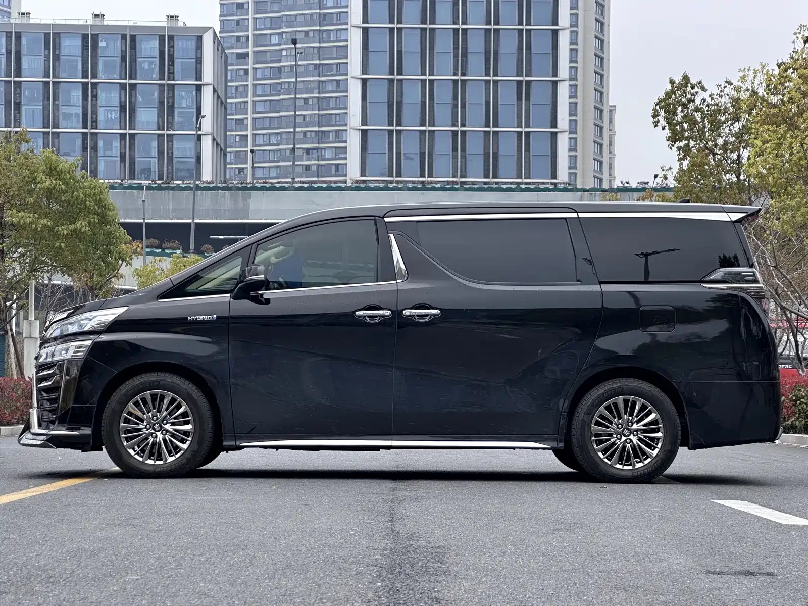 Фото 5 - Toyota Vellfire