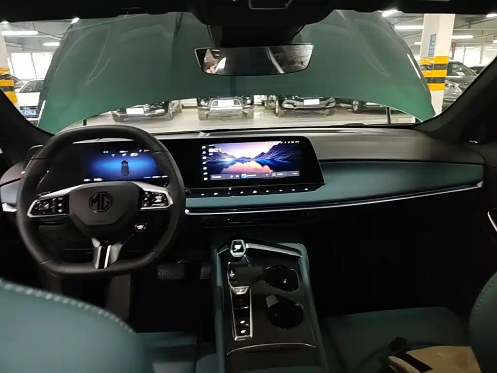 MG MG7 2025 2025 2.0T 405 AT Luxury Edition