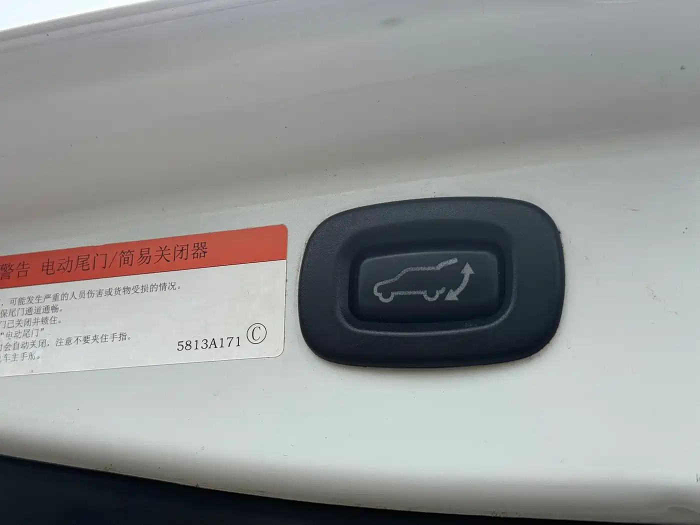 Mitsubishi Outlander 2021 2.4L 4WD Deluxe Edition 7-Seater фото 8