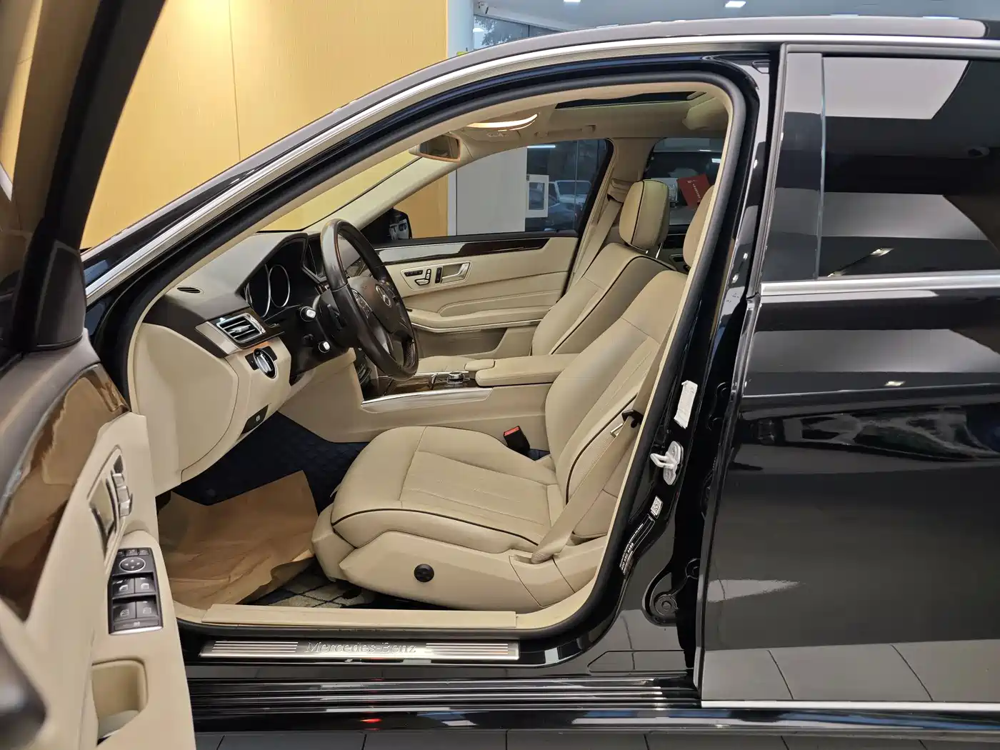 Mercedes-Benz E-Class 2015 E 260 L фото 14