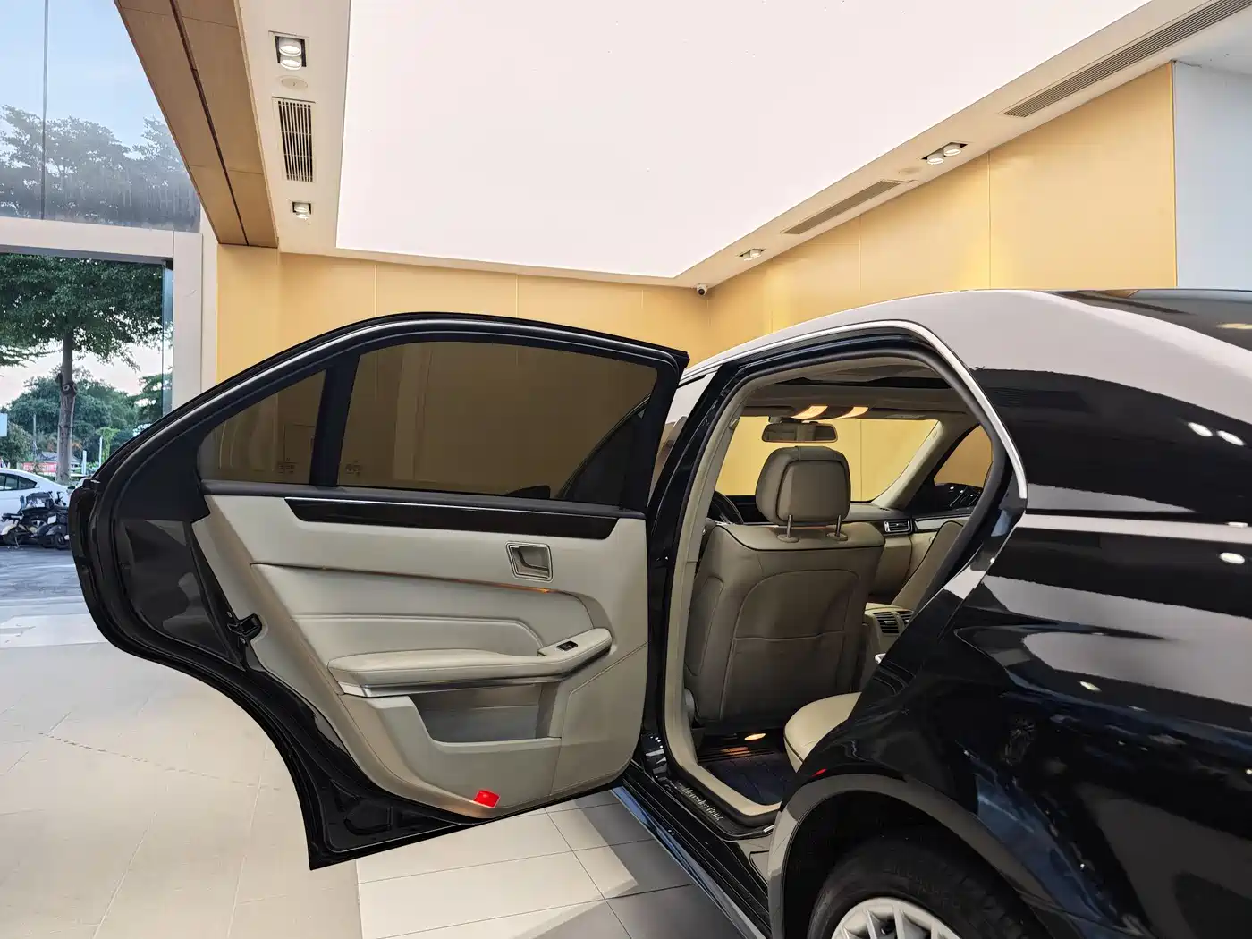 Mercedes-Benz E-Class 2015 E 260 L фото 22