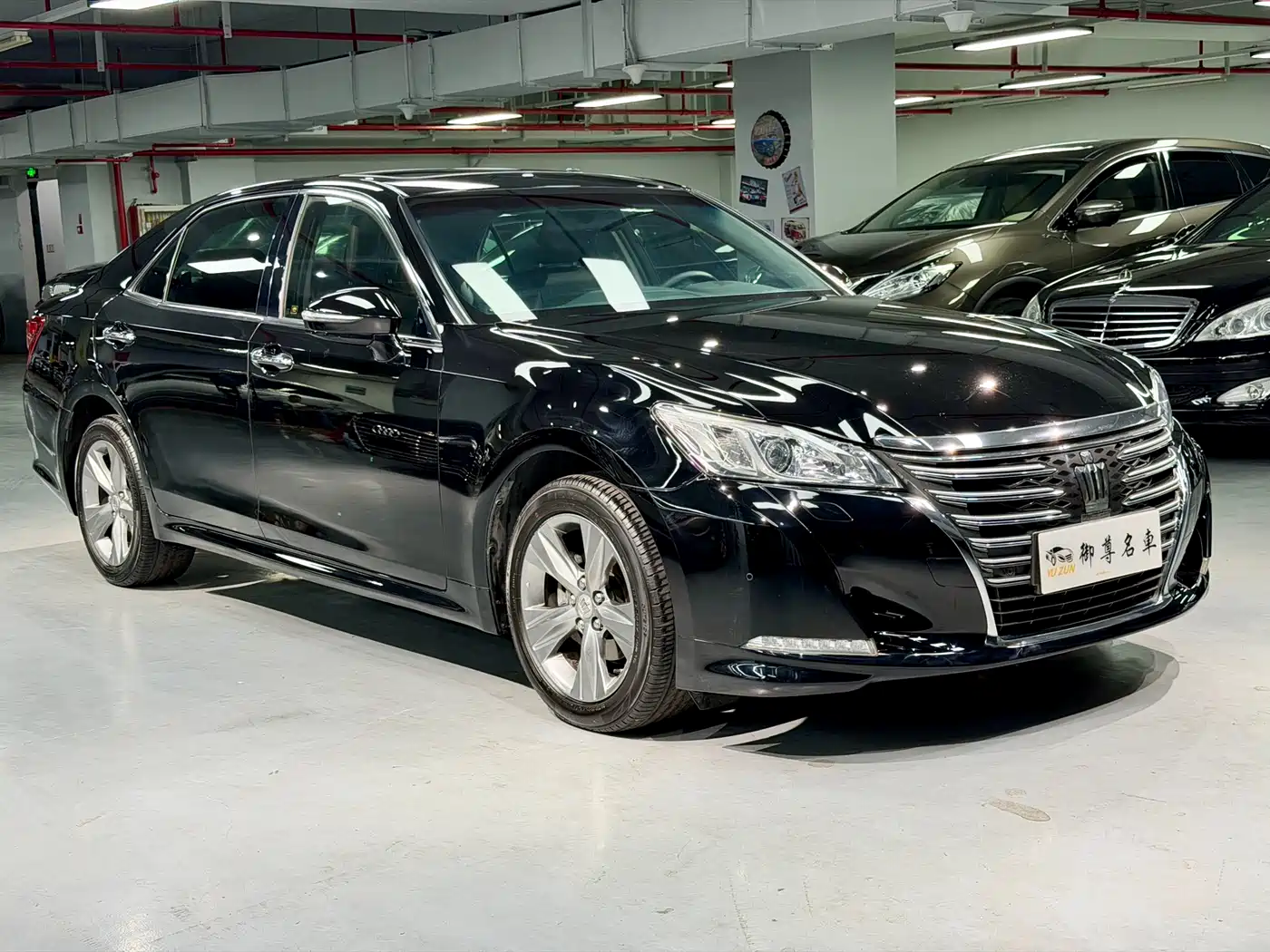 Toyota Crown 2015 2.0T Fashion фото 3