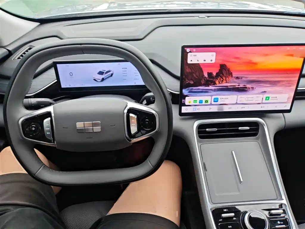 Geely Galaxy Galaxy L6 2025 EM-i 140km Explorer+ Edition фото 10