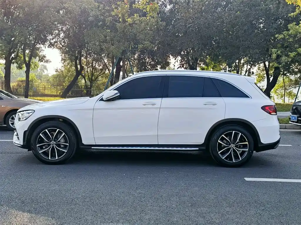 Mercedes-Benz GLC 2021 GLC 300 L 4MATIC Sporty фото 4