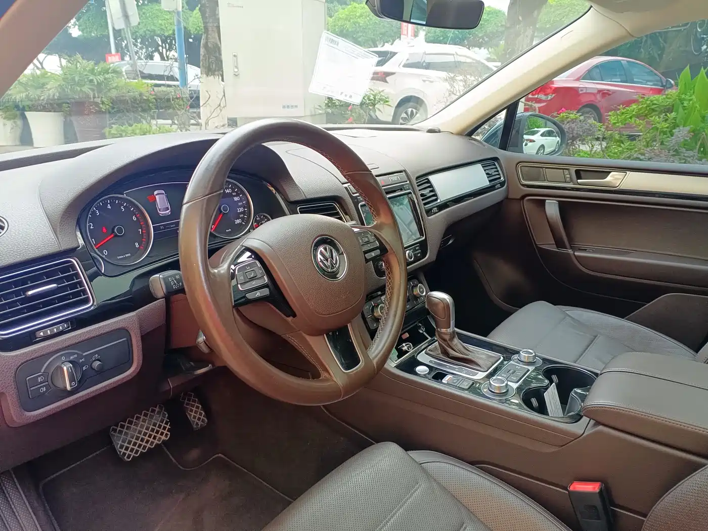 Volkswagen Touareg 2017 3.0TSI Explorer Edition фото 8
