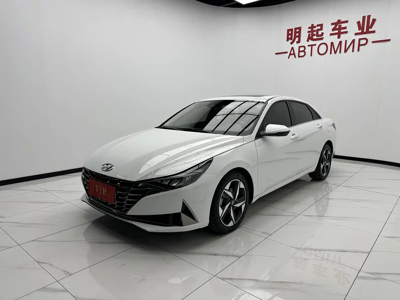 HYUNDAI ELANTRA