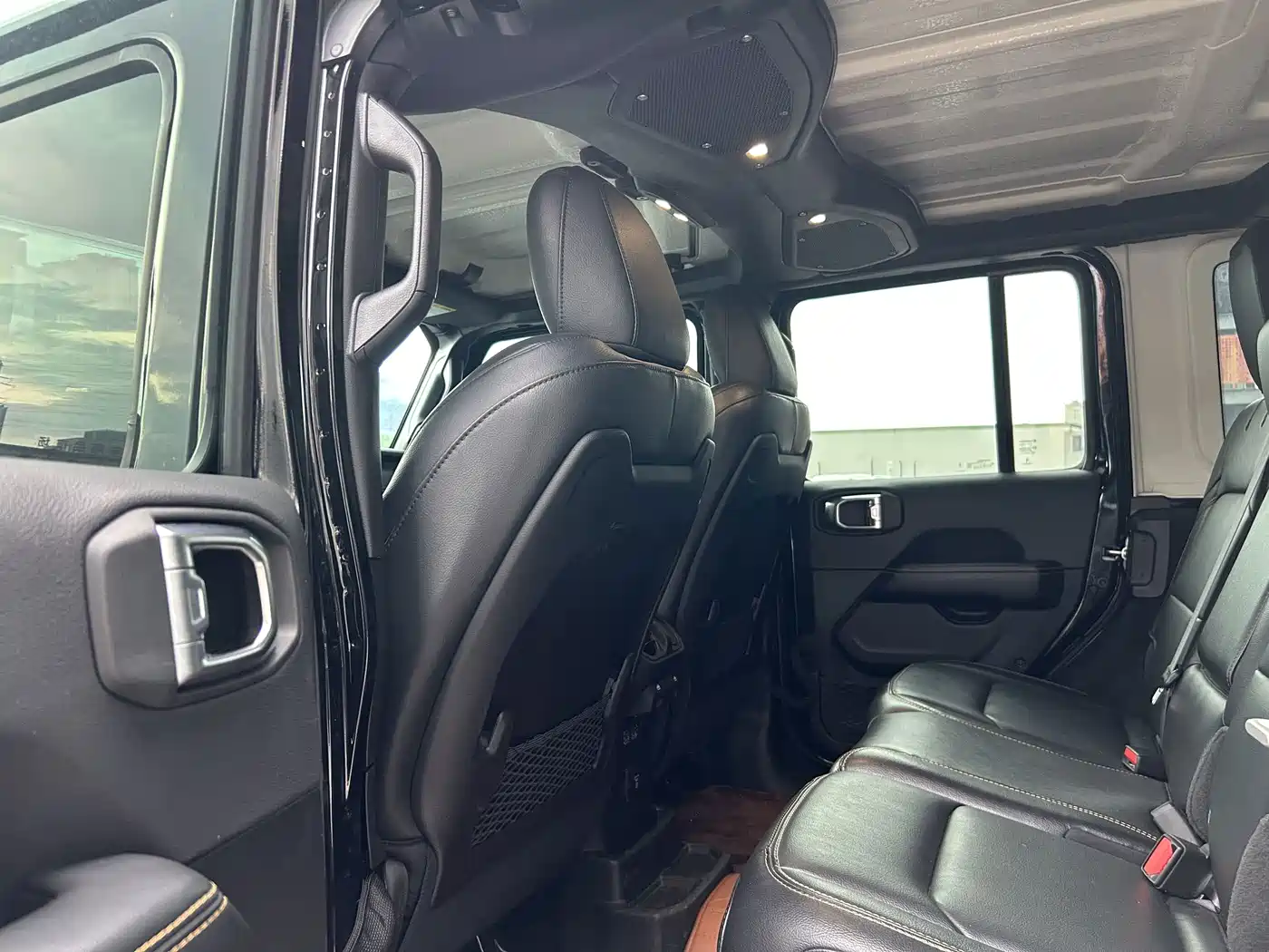 Jeep Wrangler 2024 2024 Model 2.0T Sahara Four-Door Version