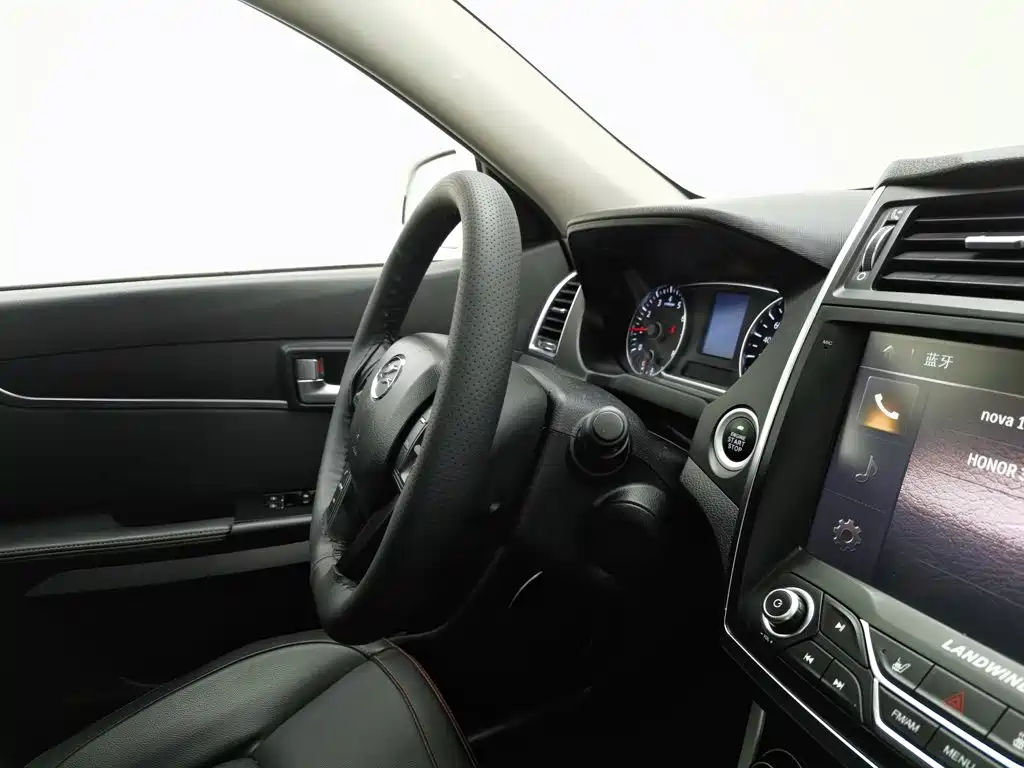Landwind X5 2019 2016 Plus 1.5T CVT Pioneer Edition