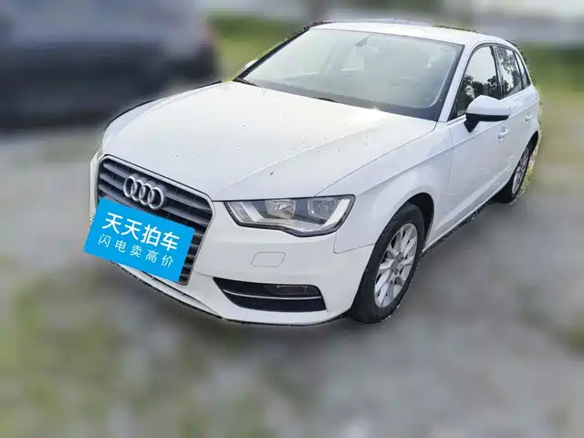Audi A3 2014 Sportback 35 TFSI Automatic Progressive — фото 1