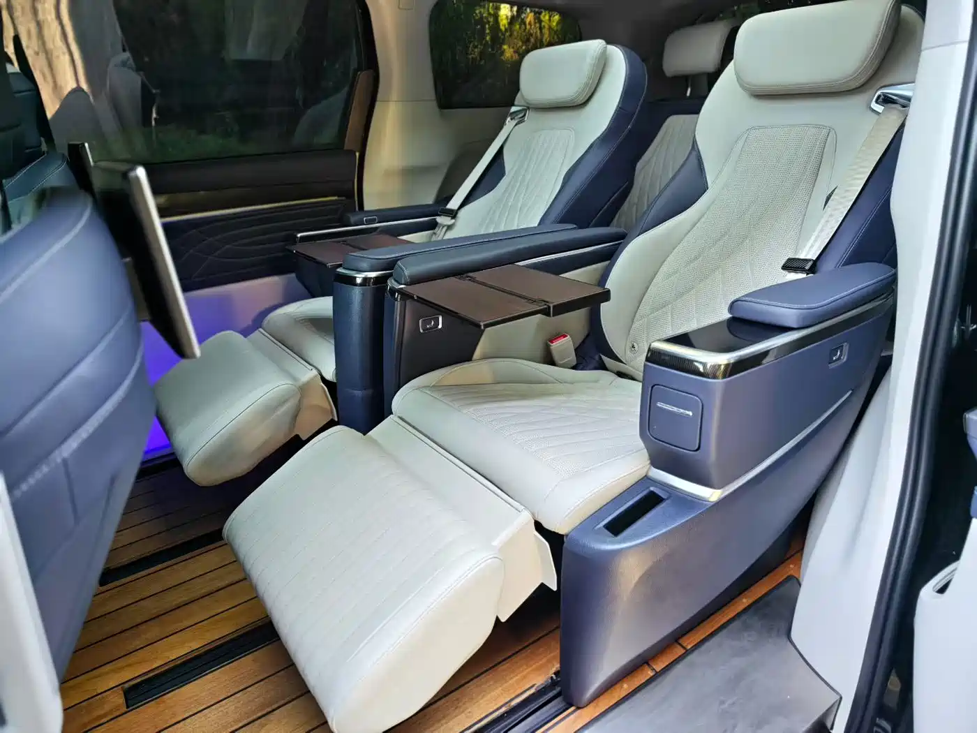 Maxus Maxus G90 2023 2022 2.0T Interstellar Six-Seater