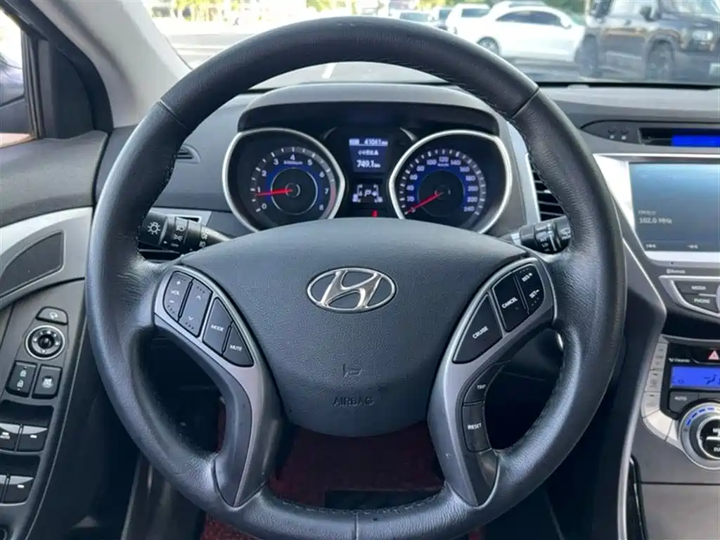 Hyundai Langdong 2015 1.6L Auto Exclusive фото 5