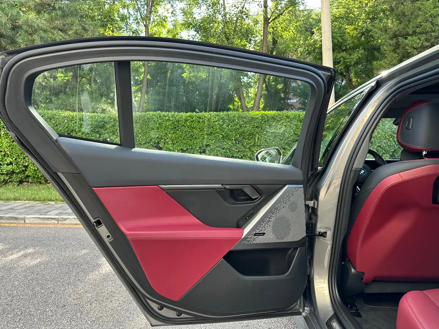 BMW i5 2024 2024 eDrive 35L Premium Model M Sport Package