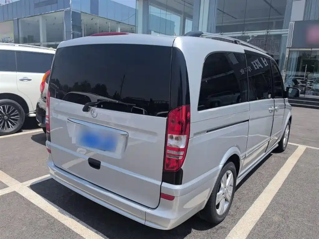 Mercedes-Benz Viano 2013 3.0L Comfort Edition фото 7