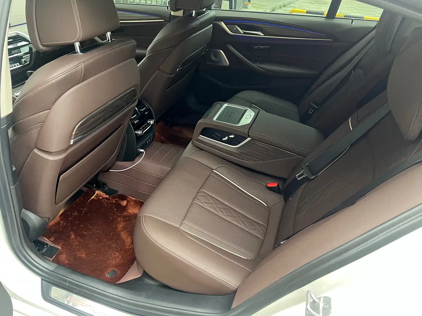 BMW 5 Series 2023 530Li Executive Luxury Package фото 7