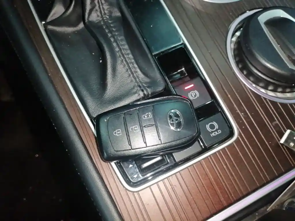 Toyota Granvia 2024 2024 2.5L Hybrid Luxury