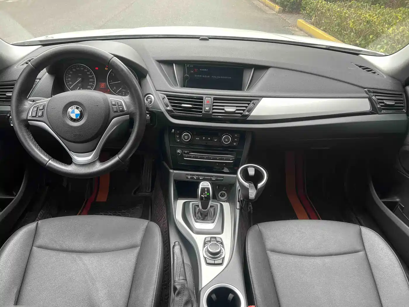 BMW X1 2014 sDrive18i Leading Edition фото 5