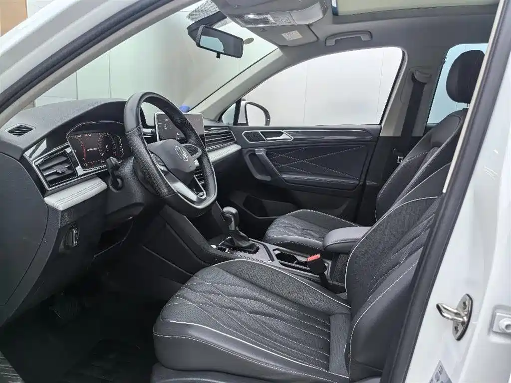Volkswagen Tiguan L 2024 300TSI Auto 2WD Smart Edition фото 6