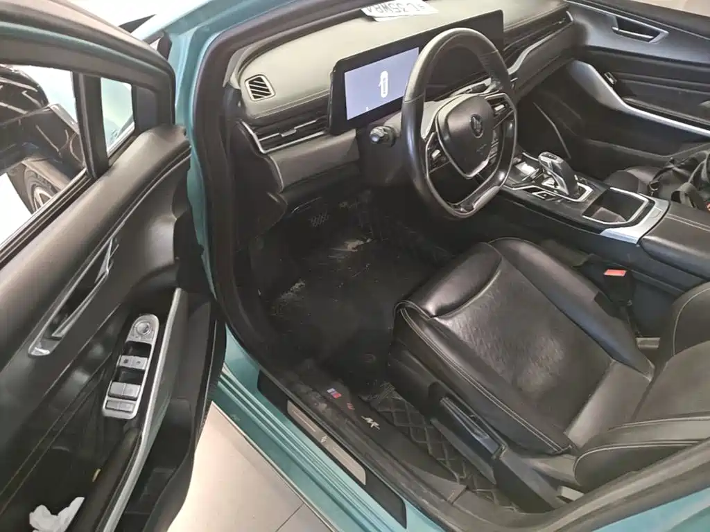 JMCG New Energy Yi 2022 2021 500km Shining Youth Long Range Edition