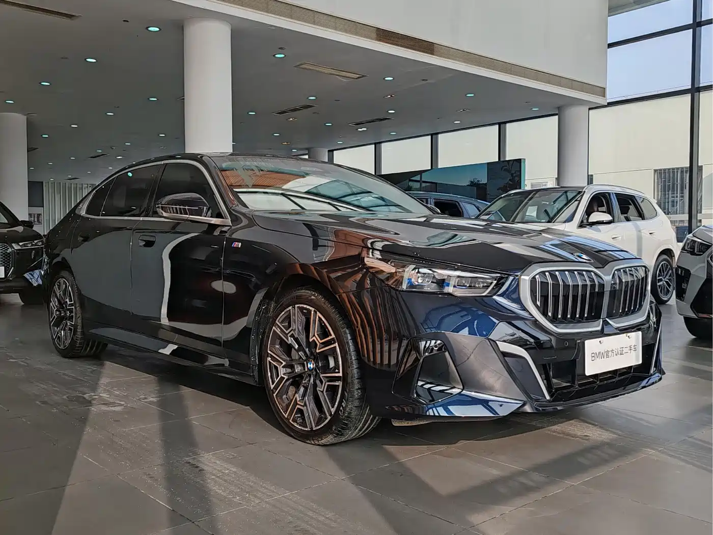 BMW 5 Series 2024 530Li Premium M Sport Package фото 3