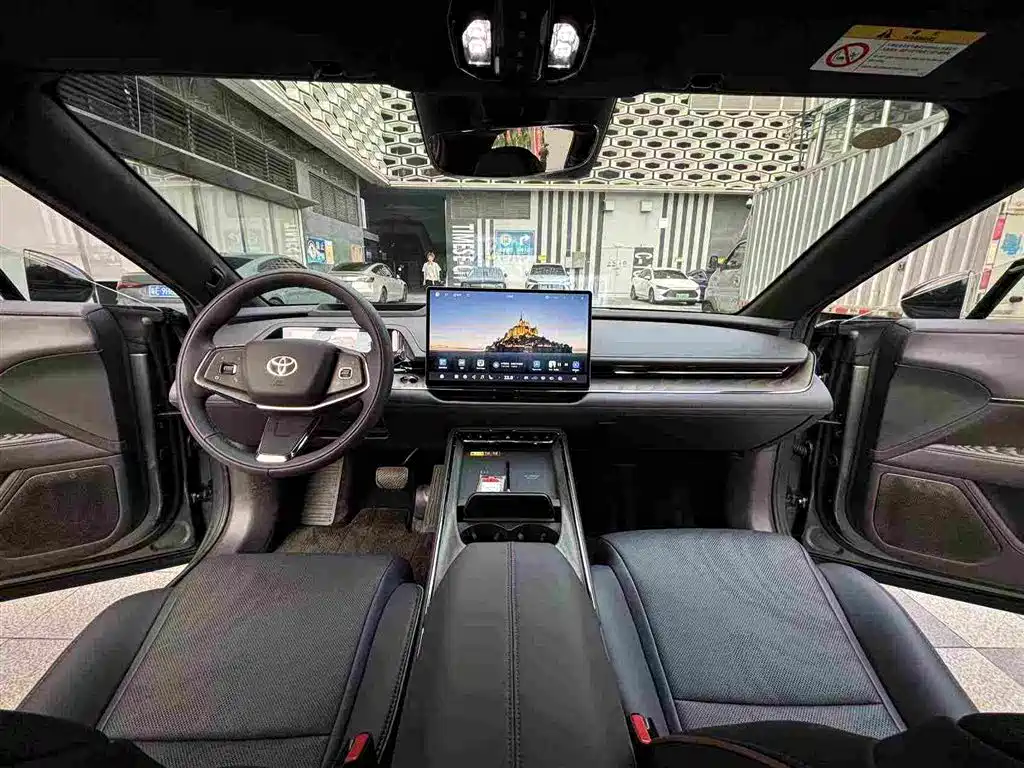 Toyota bZ7 2026 2025 bz7