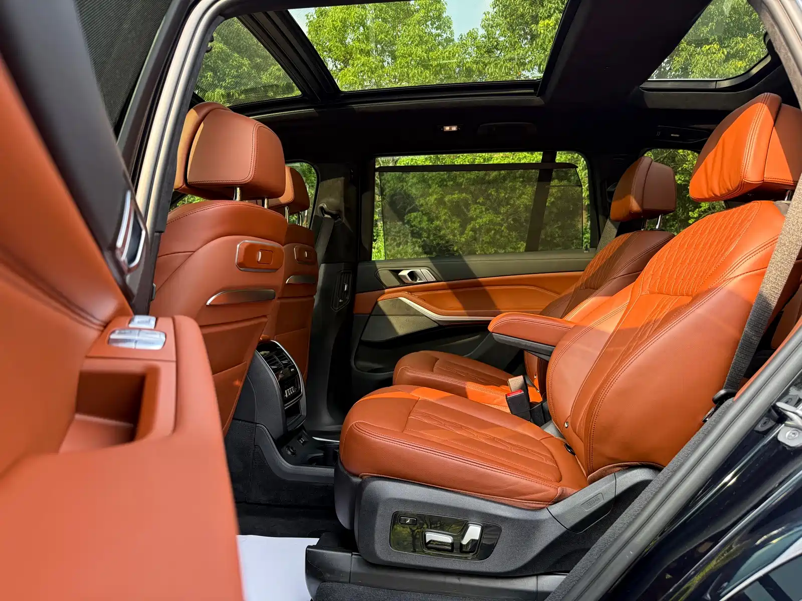 Фото 30 - BMW X7