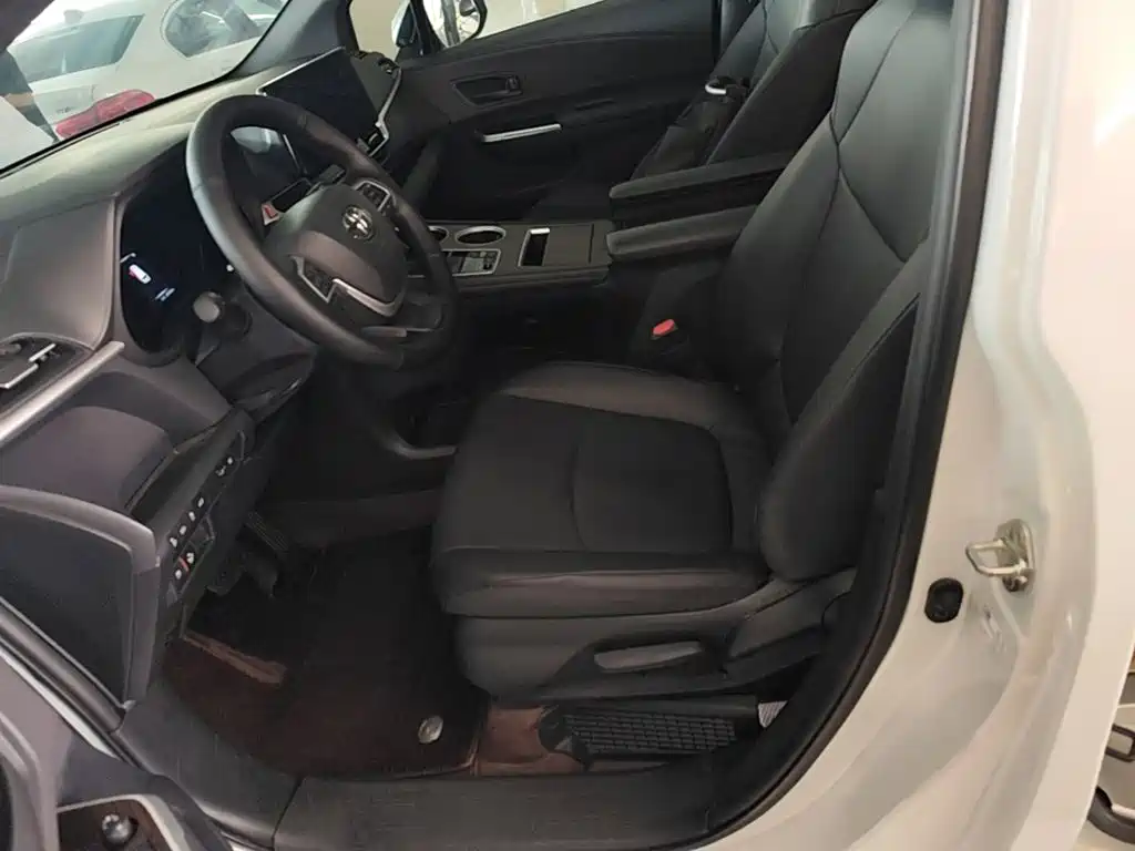 Toyota Granvia 2025 2024 2.5L Hybrid Luxury