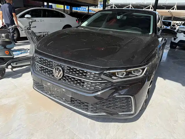 Volkswagen Passat 2025