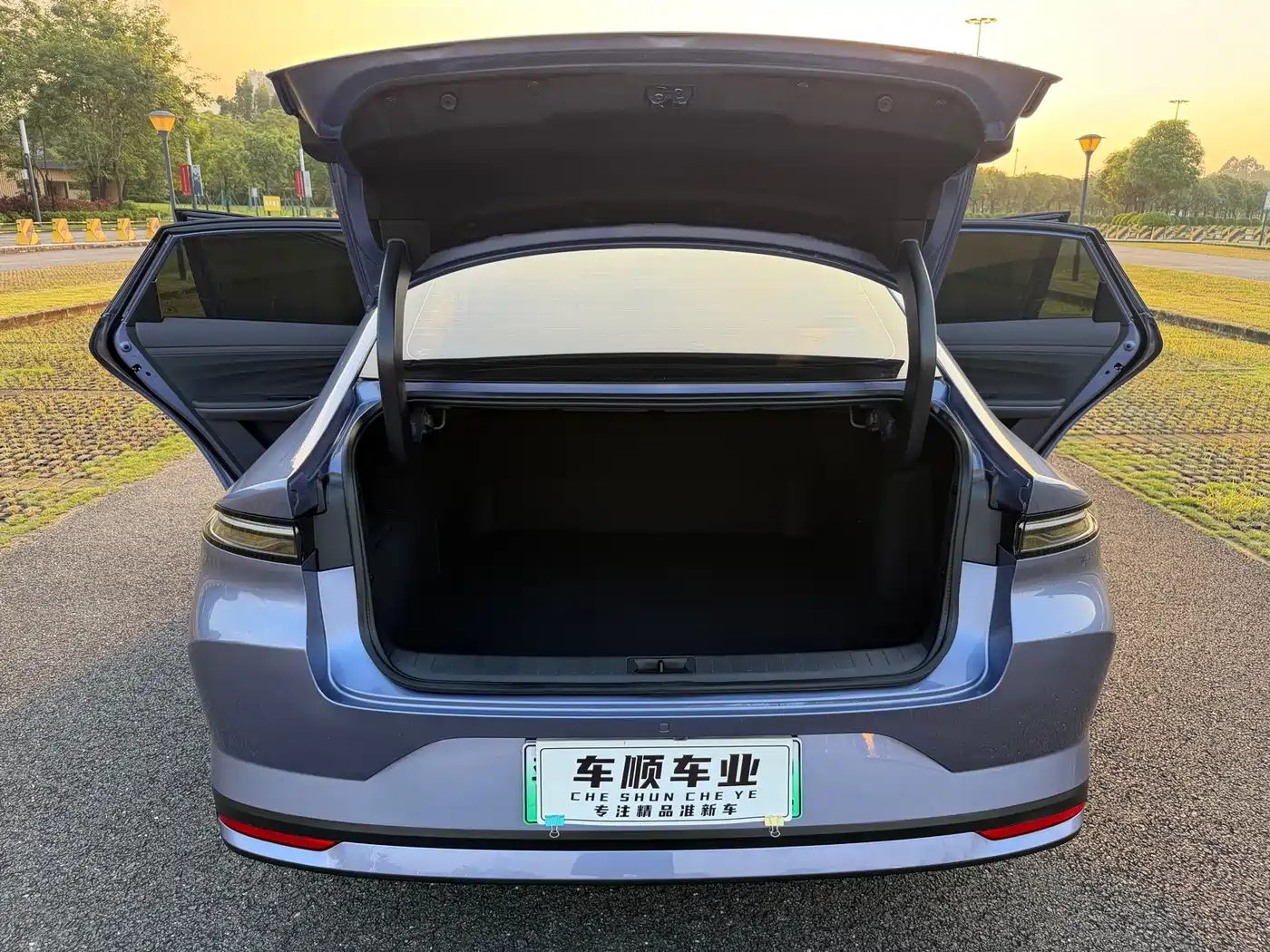 Nissan N6 2025 2025 Mid Configuration