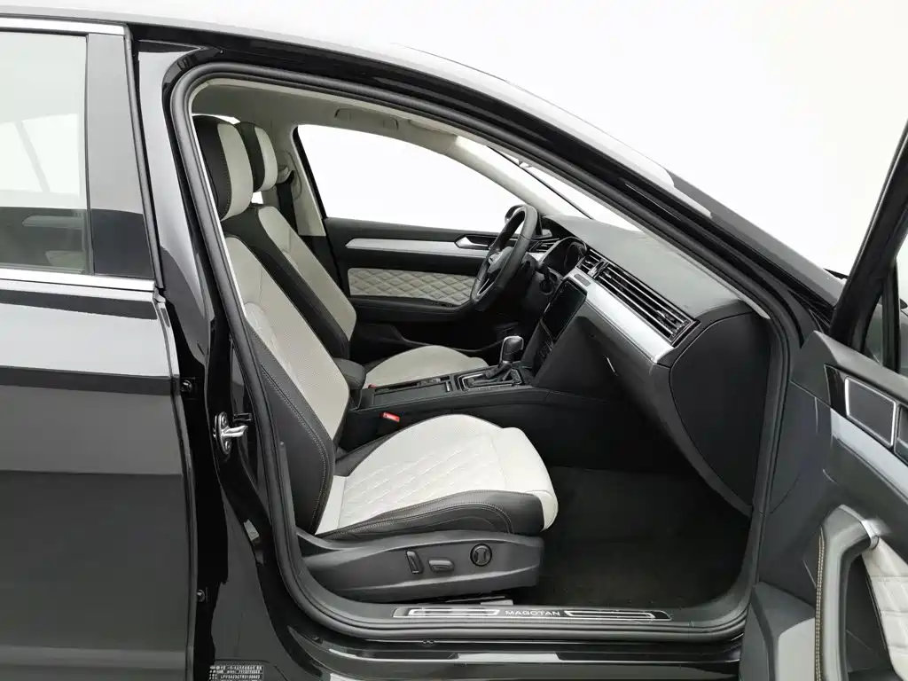 Фото 23 - Volkswagen Magotan