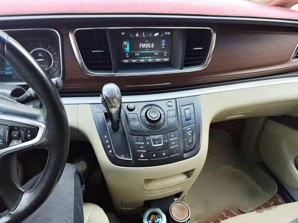 Buick GL8 2017 25S Luxury China V фото 6