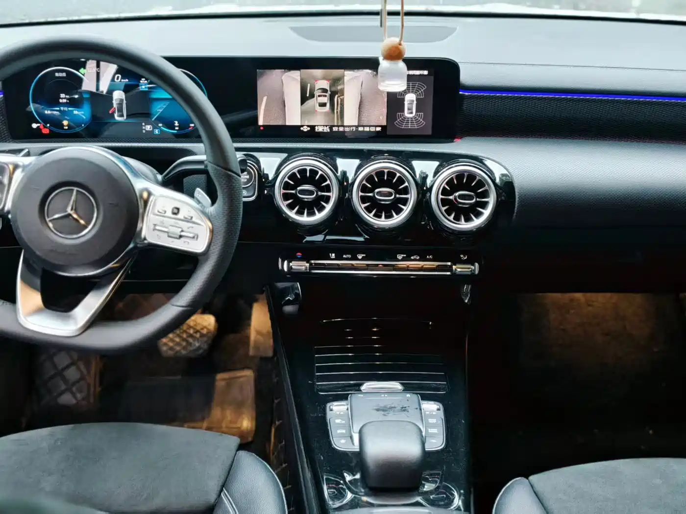 Mercedes-Benz A-Class 2021 A 200 L Sport Sedan Fashion Edition фото 5