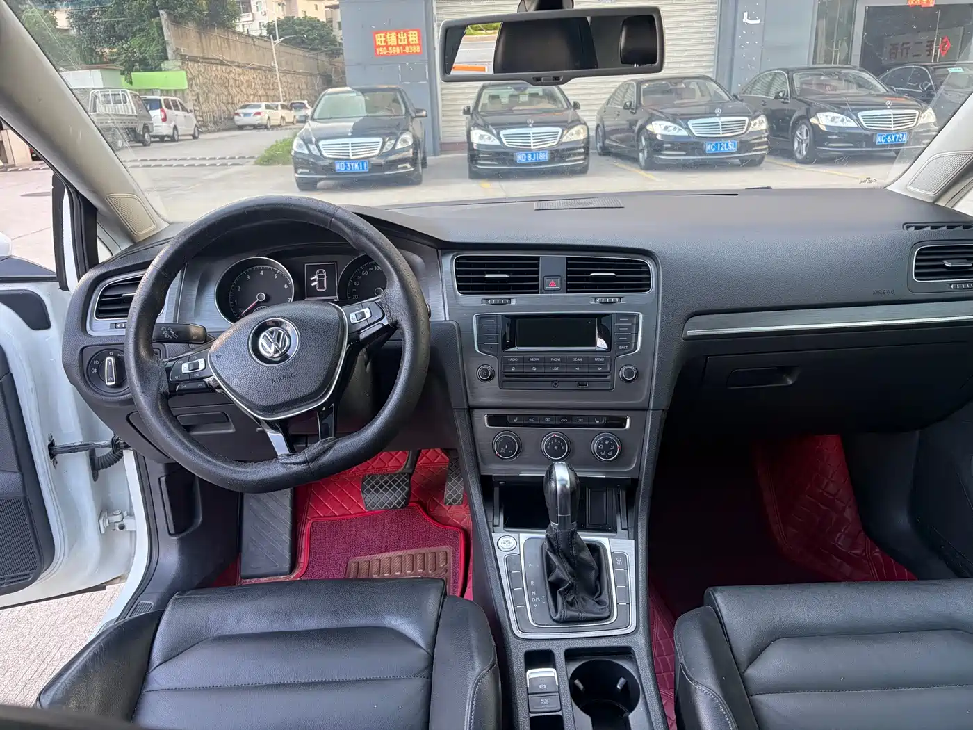 Photo 6 - Volkswagen Golf