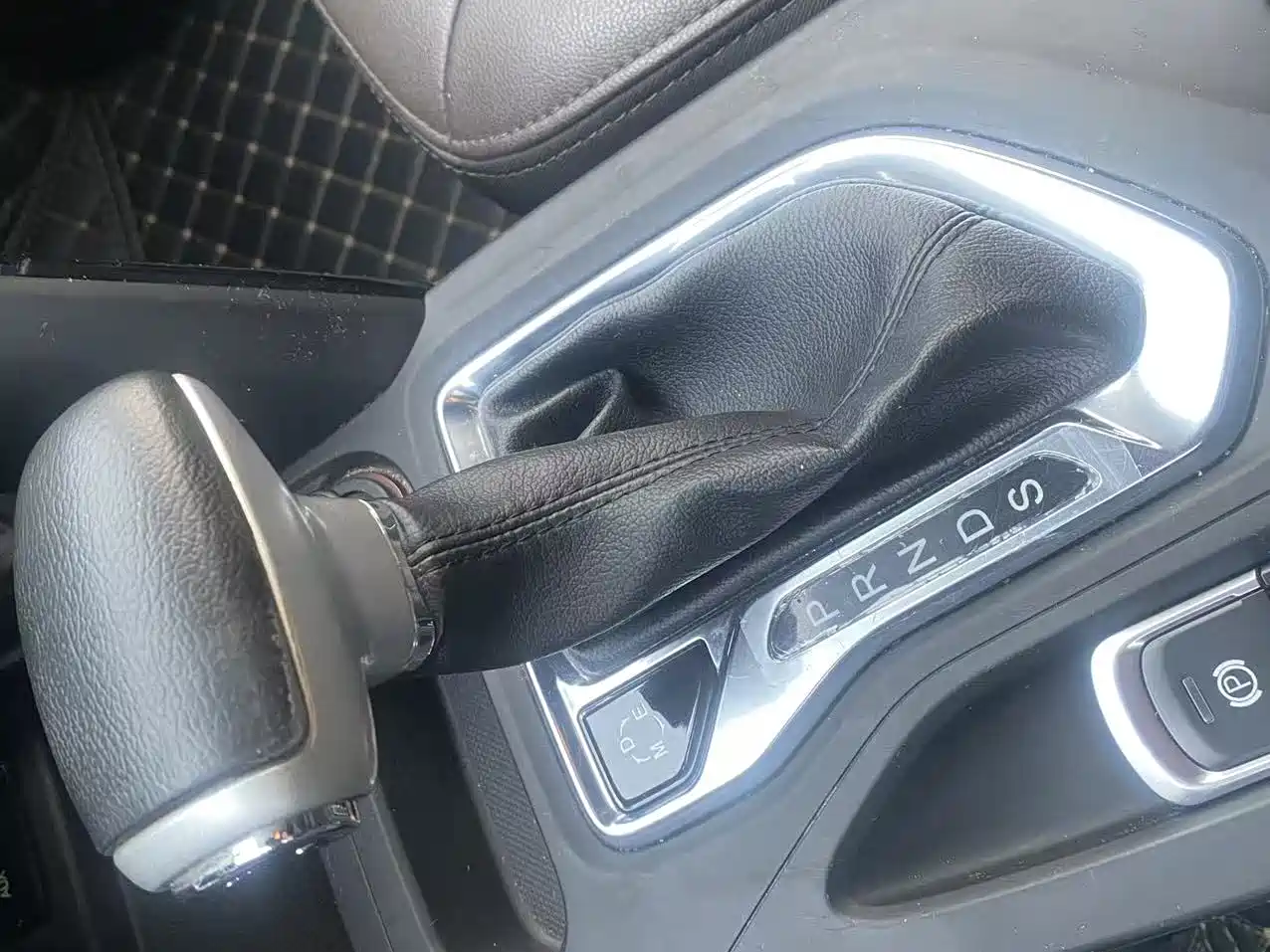GAC Trumpchi Trumpchi GS4 2017 235T Automatic 2WD Luxury Smart Connected Edition фото 24