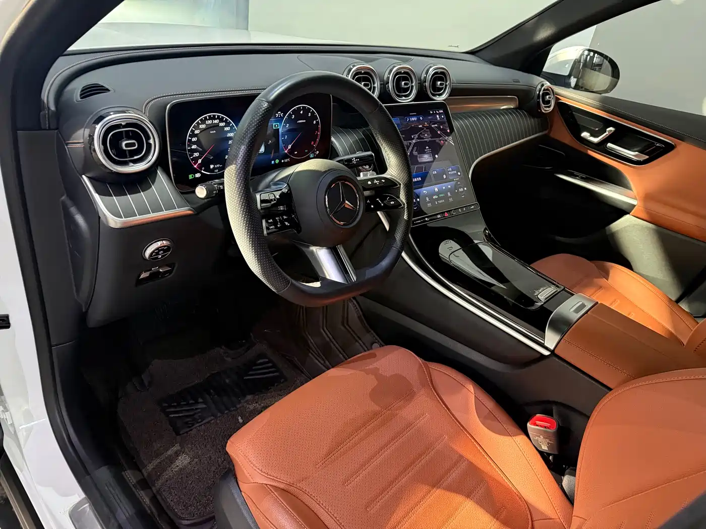 Mercedes-Benz GLC 2024 GLC 260 L 4MATIC Luxury 5-seater фото 3