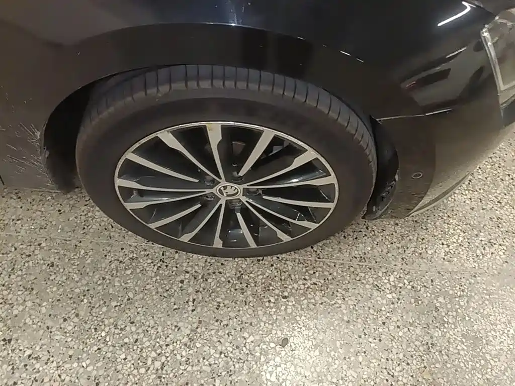 Škoda Superb 2016 TSI330 DSG Smart Edition фото 14