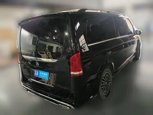 Mercedes-Benz V-Class 2018 V 260 L Premium Long Version China V — фото 2