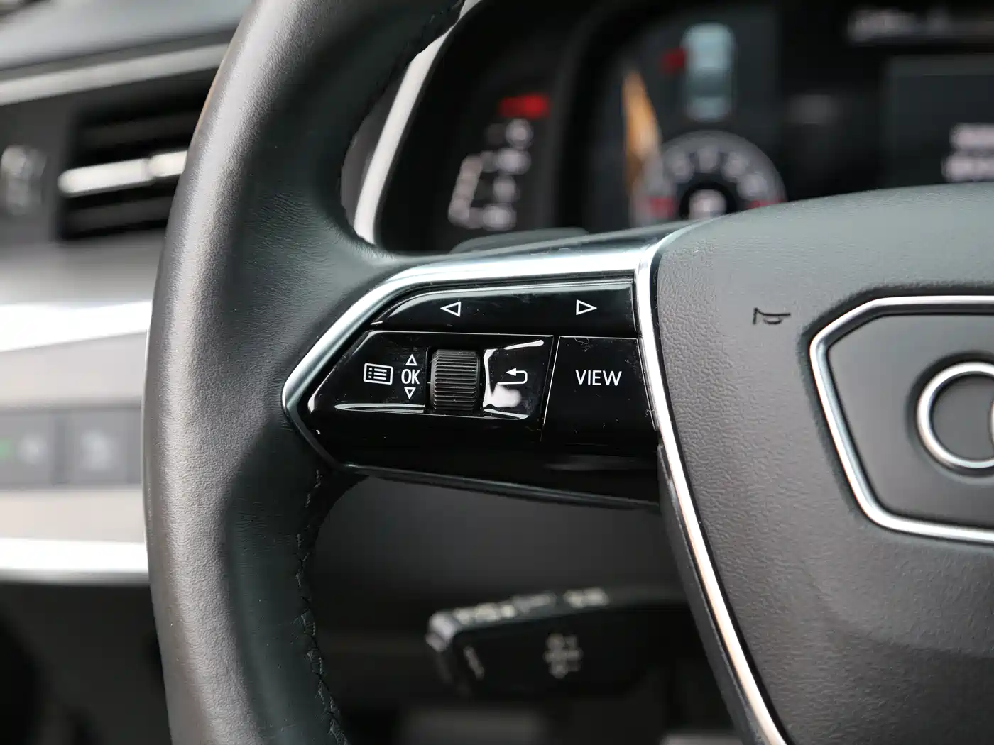 Audi A6L 2021 45 TFSI Exclusive Elegance фото 6