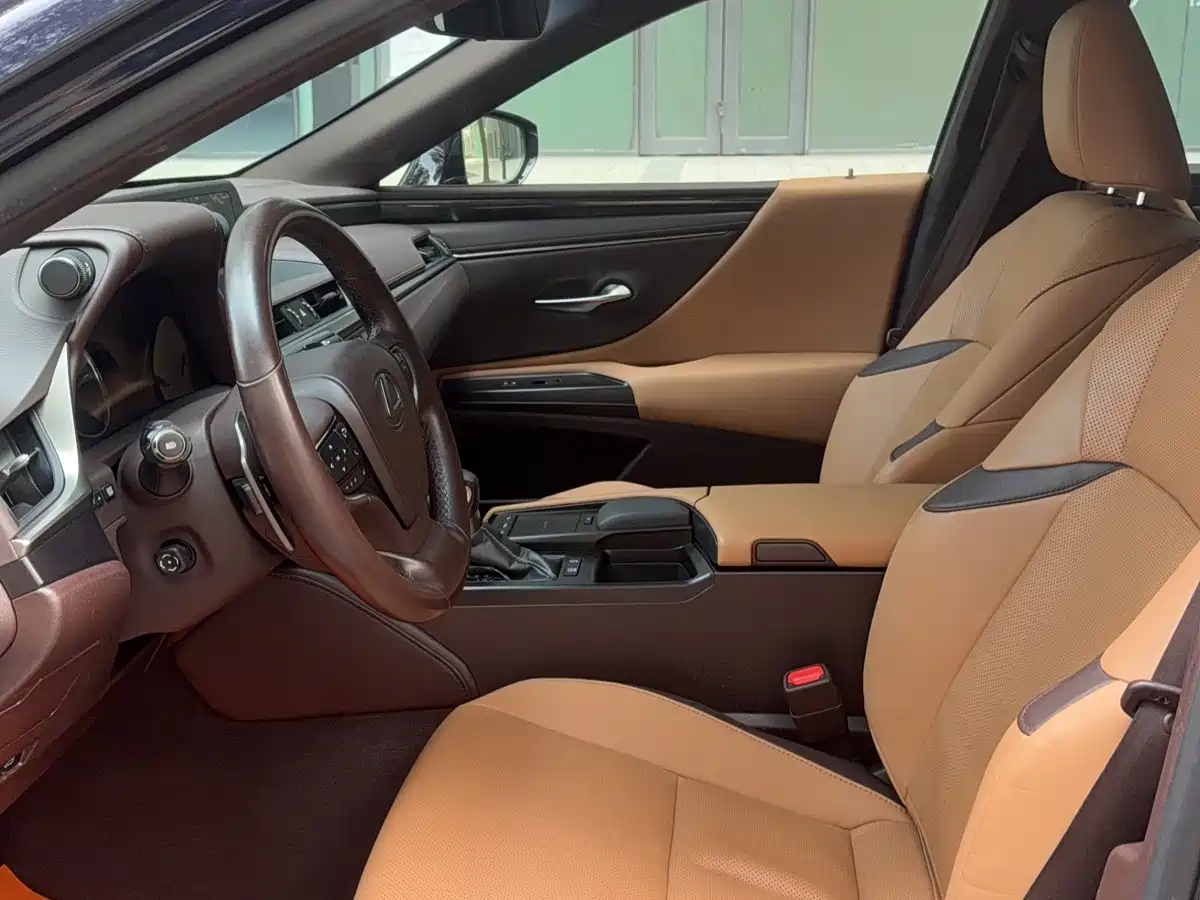 Lexus ES 2018 200 Excellence Edition China V фото 8