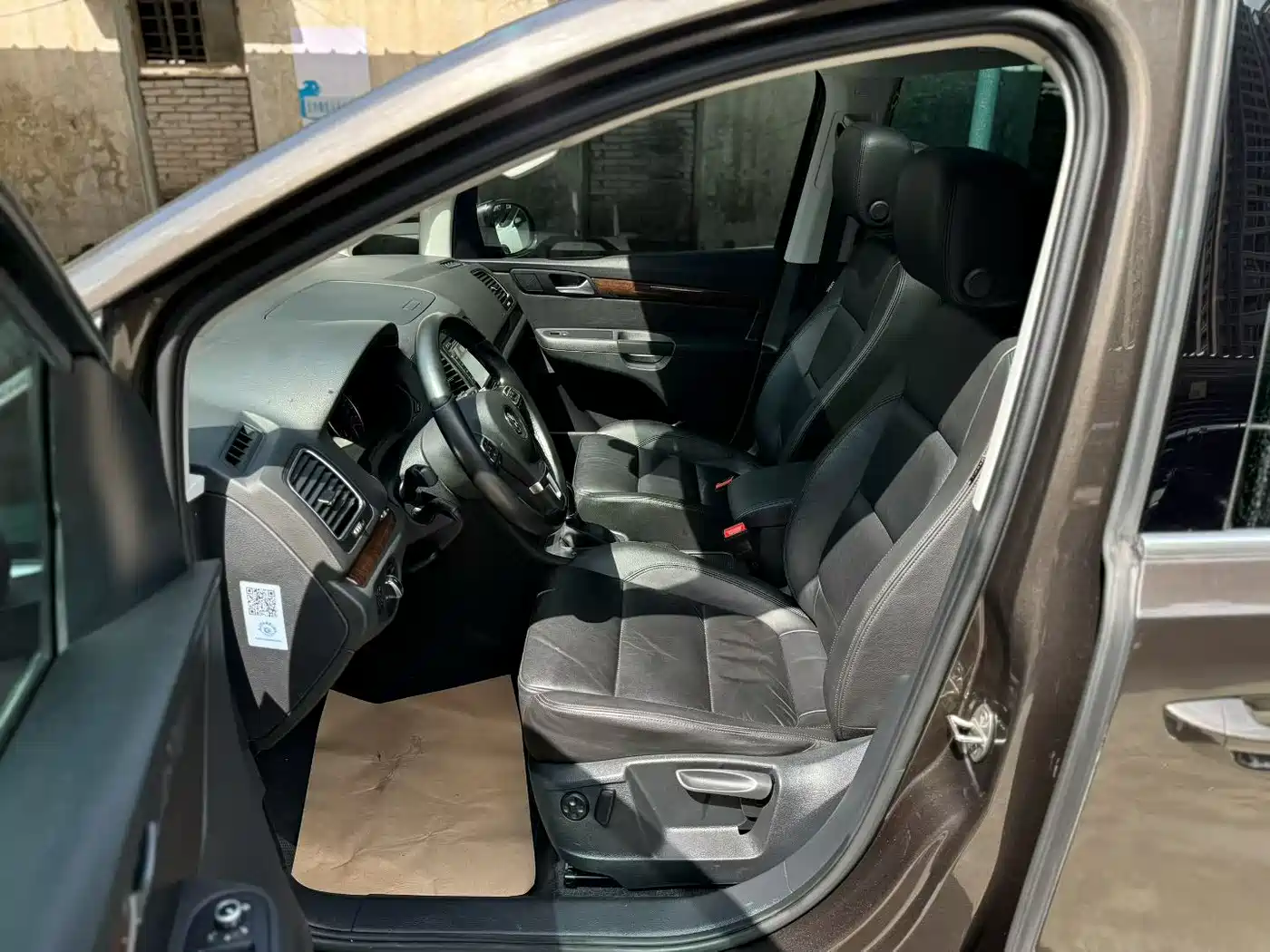 Volkswagen Sharan 2013 1.8TSI Comfort фото 3