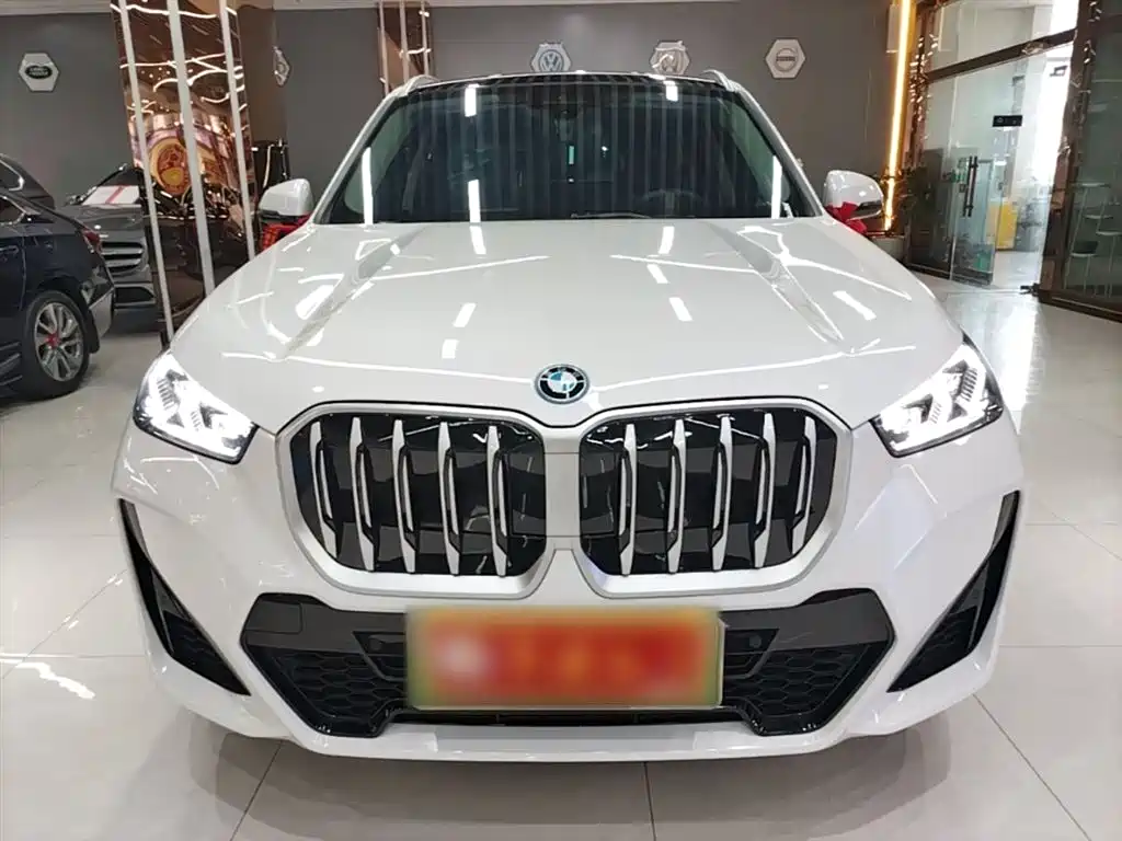 BMW iX1 2023 eDrive25L M Sport Package фото 3
