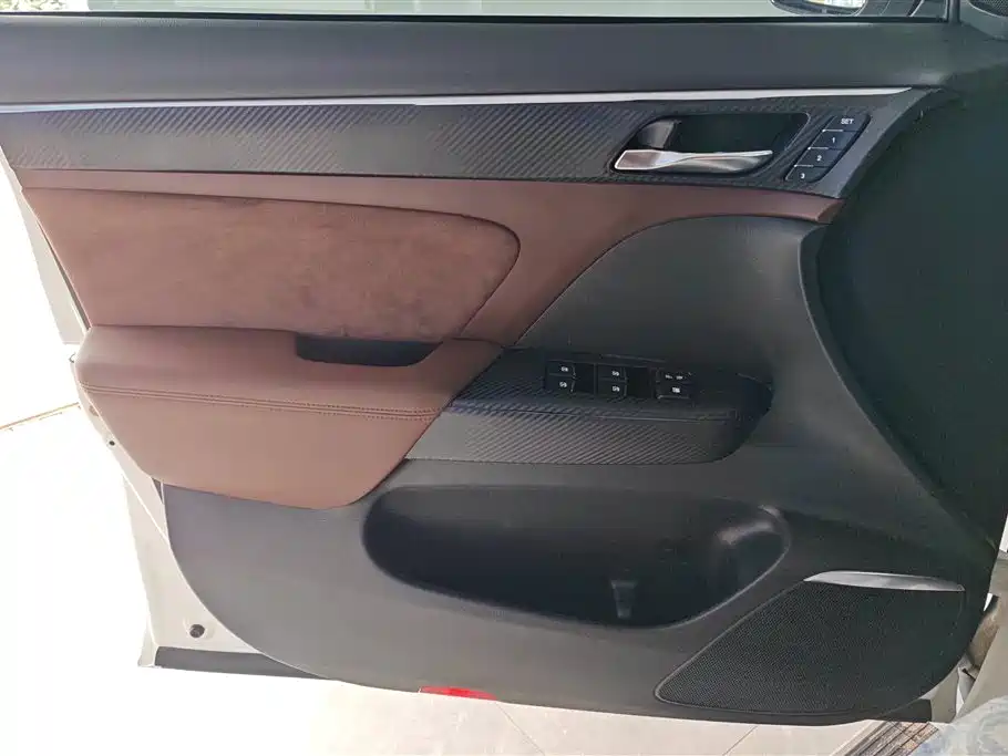 GAC Trumpchi Trumpchi GS8 2017 320T 2WD Luxury Smart Connect (7-seater) фото 7