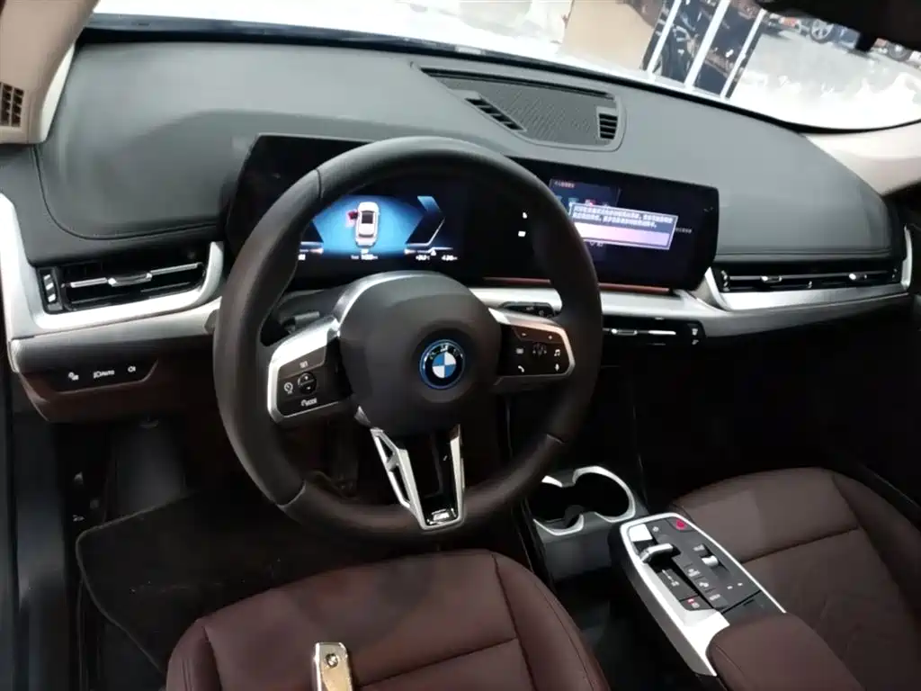 BMW iX1 2023 eDrive25L M Sport Package фото 10