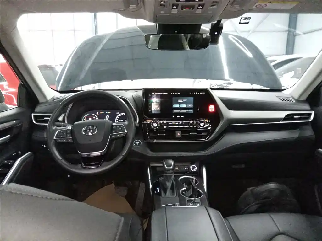 Toyota Highlander 2024 2.5L Smart Hybrid 4WD Premium 7-seater фото 6