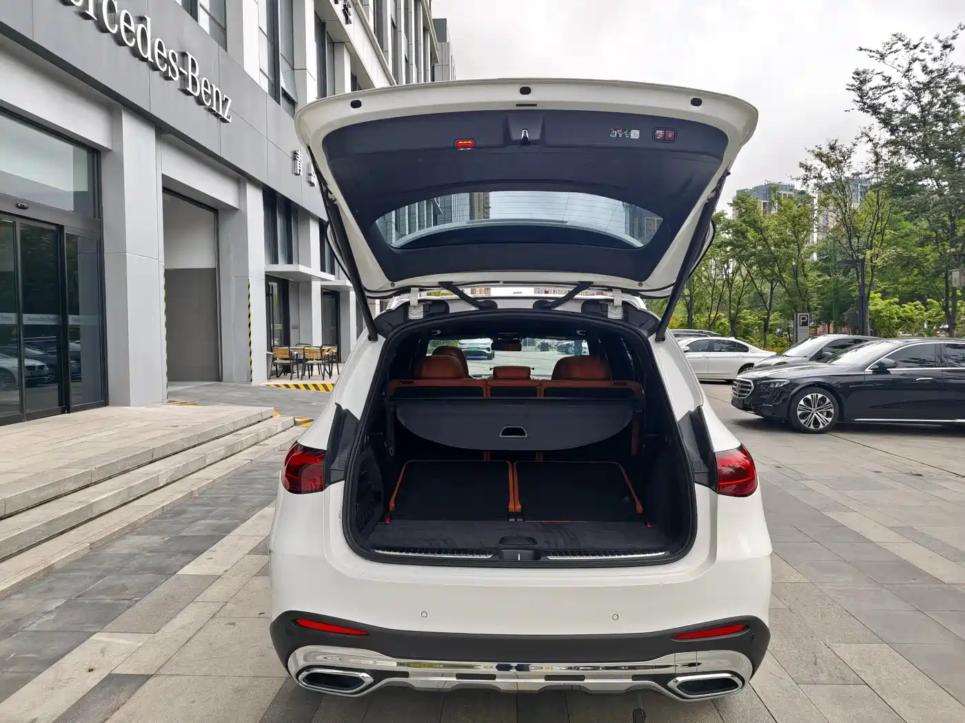 Photo 7 - Mercedes-Benz GLC